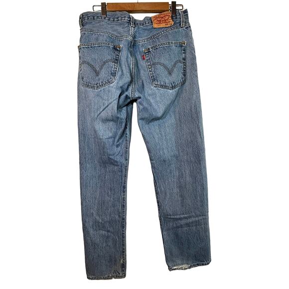 Levis 501 Jeans Mens 32x31 Straight Medium Wash Cotton Distressed Frayed - Picture 3 of 14